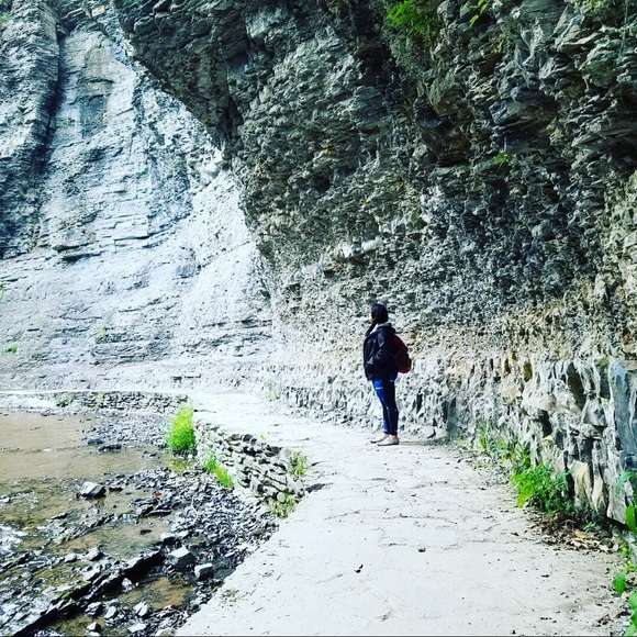 Meet your Posher, Cristina - Picture 1 of 1